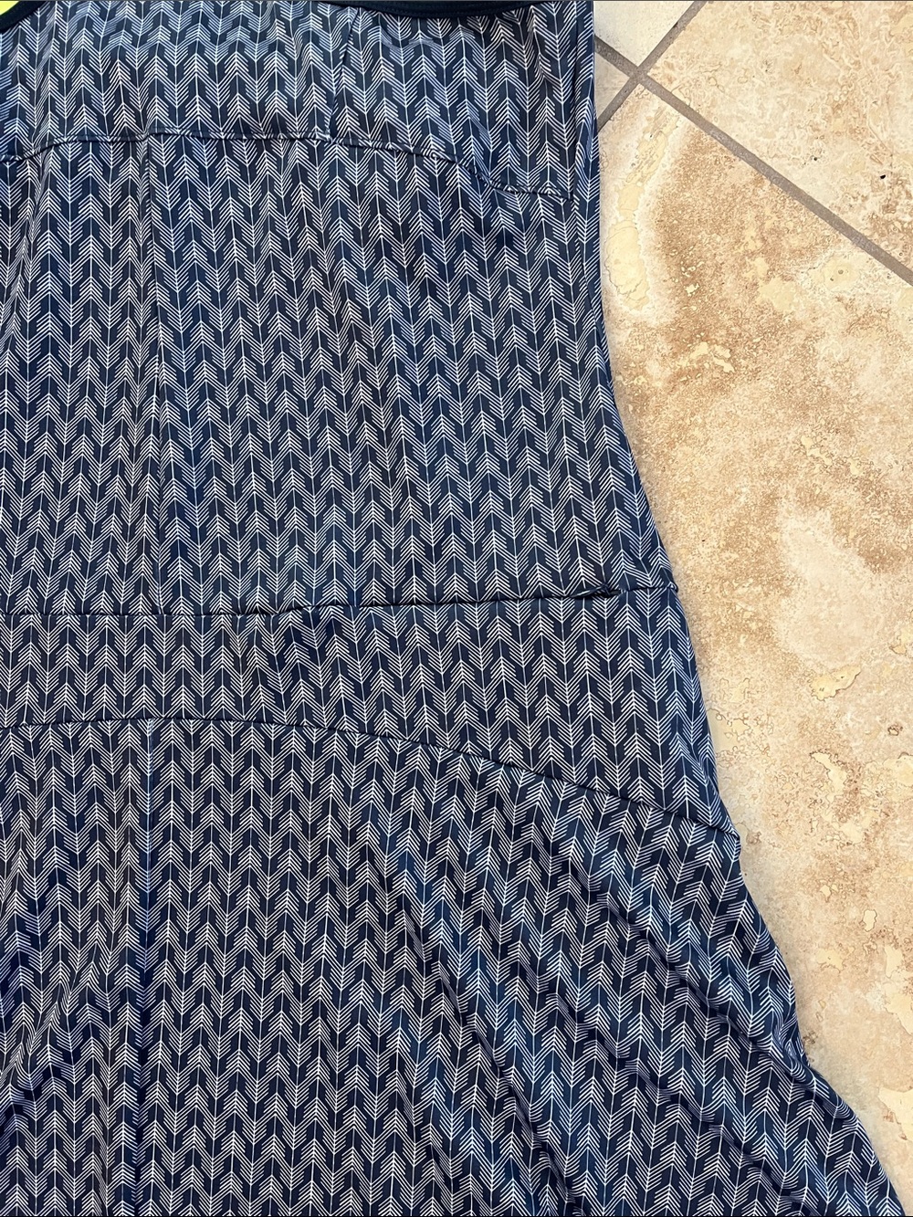 Sleeveless Navy Chevron Golf Dress with Neon Zip M - Picture 4 of 8